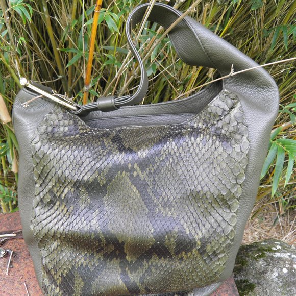 Gucci Handbags - Gucci Greenwich Handbag Tote Python Leather